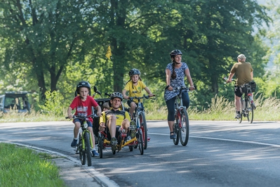 Dateiname=Autofreier_Radwandertag_WIEDer_ins_TAL_281129.jpg
Dateigröße=361KB
Abmessungen: 1500x1001
hinzugefügt am: 04. Juni 2018 Autofreier_Radwandertag_WIEDer_ins_TAL_281129.jpg