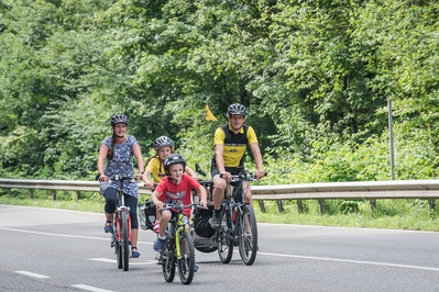 Dateiname=Autofreier_Radwandertag_WIEDer_ins_TAL_281529.jpg
Dateigröße=474KB
Abmessungen: 1500x1001
hinzugefügt am: 04. Juni 2018 Autofreier_Radwandertag_WIEDer_ins_TAL_281529.jpg