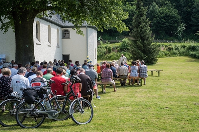 Dateiname=Autofreier_Radwandertag_WIEDer_ins_TAL_281929.jpg
Dateigröße=595KB
Abmessungen: 1500x1001
hinzugefügt am: 04. Juni 2018 Autofreier_Radwandertag_WIEDer_ins_TAL_281929.jpg