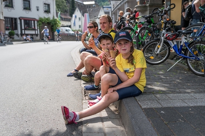 Dateiname=Autofreier_Radwandertag_WIEDer_ins_TAL_282929.jpg
Dateigröße=383KB
Abmessungen: 1500x1001
hinzugefügt am: 04. Juni 2018 Autofreier_Radwandertag_WIEDer_ins_TAL_282929.jpg