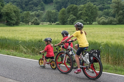 Dateiname=Autofreier_Radwandertag_WIEDer_ins_TAL_283229.jpg
Dateigröße=422KB
Abmessungen: 1500x1001
hinzugefügt am: 04. Juni 2018 Autofreier_Radwandertag_WIEDer_ins_TAL_283229.jpg