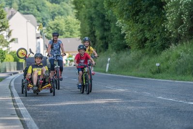 Dateiname=Autofreier_Radwandertag_WIEDer_ins_TAL_28829.jpg
Dateigröße=285KB
Abmessungen: 1500x1001
hinzugefügt am: 04. Juni 2018 Autofreier_Radwandertag_WIEDer_ins_TAL_28829.jpg