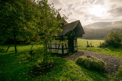 Dateiname=Mutter_Rosa_Kapelle_Fockenbachtal_1.jpg
Dateigröße=16872KB
Abmessungen: 5842x3895
hinzugefügt am: 25. Januar 2018 Mutter_Rosa_Kapelle_Fockenbachtal_1.jpg