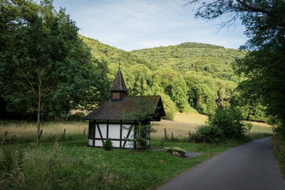 Dateiname=Mutter_Rosa_Kapelle_Fockenbachtal_2.jpg
Dateigröße=2064KB
Abmessungen: 3000x2003
hinzugefügt am: 25. Januar 2018 Mutter_Rosa_Kapelle_Fockenbachtal_2.jpg
