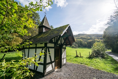 Dateiname=Mutter_Rosa_Kapelle_Fockenbachtal_3.jpg
Dateigröße=9418KB
Abmessungen: 5989x3993
hinzugefügt am: 25. Januar 2018 Mutter_Rosa_Kapelle_Fockenbachtal_3.jpg
