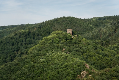 Dateiname=Neuerburg_im_Fockenbachtal_1.jpg
Dateigröße=1745KB
Abmessungen: 3000x2003
hinzugefügt am: 25. Januar 2018 Neuerburg_im_Fockenbachtal_1.jpg